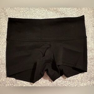 Lululemon black short shorts